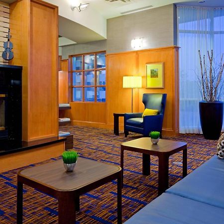 คอร์ตยาร์ด บาย แมริออท โทรอนโต มิสซิสซอกา/เมดโดว์เวล Hotel ภายนอก รูปภาพ