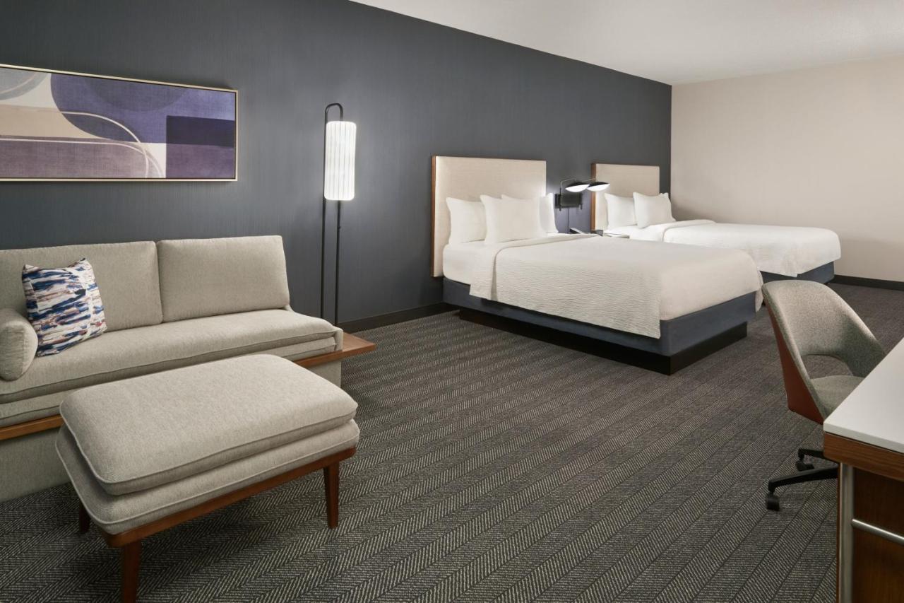คอร์ตยาร์ด บาย แมริออท โทรอนโต มิสซิสซอกา/เมดโดว์เวล Hotel ภายนอก รูปภาพ