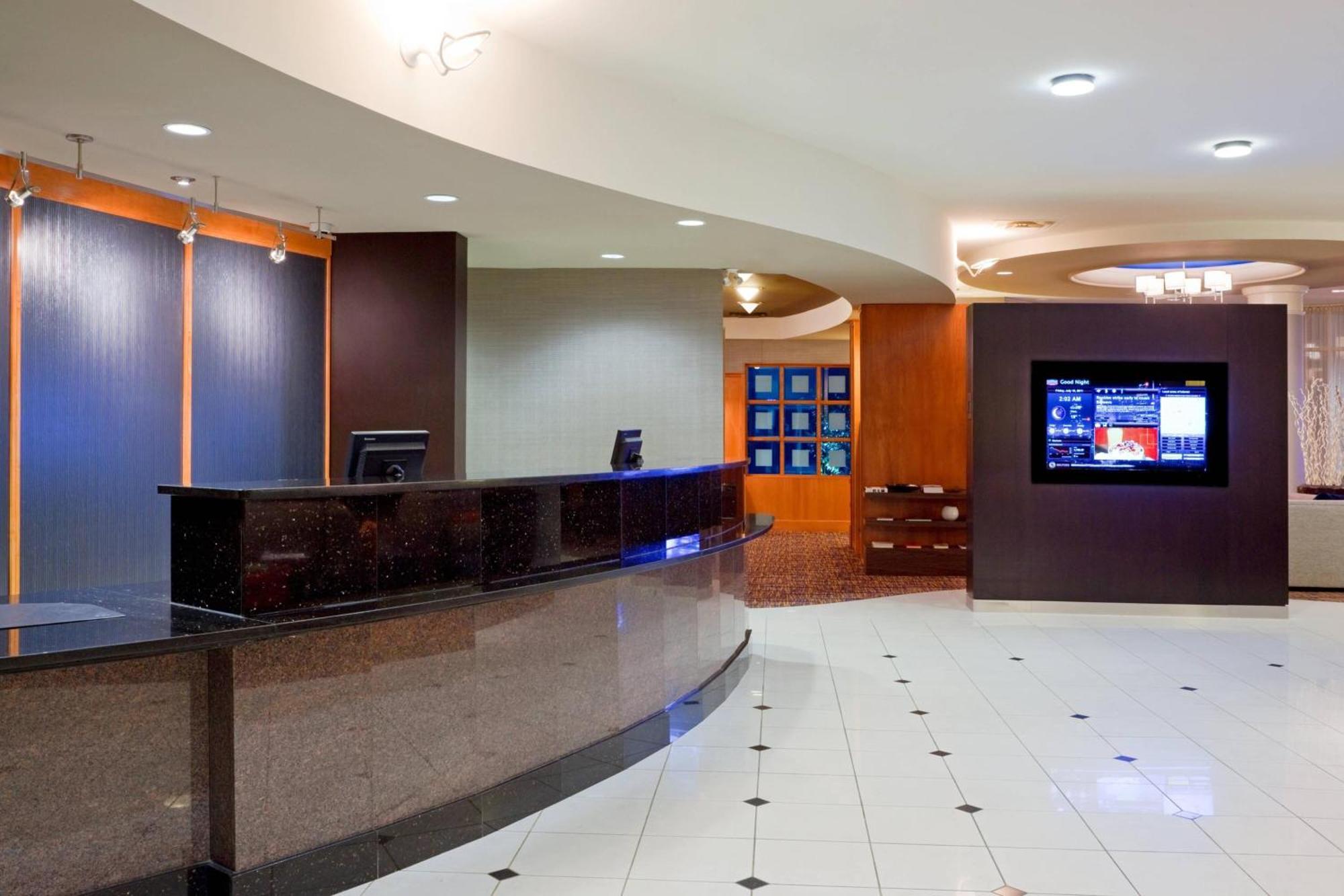 คอร์ตยาร์ด บาย แมริออท โทรอนโต มิสซิสซอกา/เมดโดว์เวล Hotel ภายนอก รูปภาพ